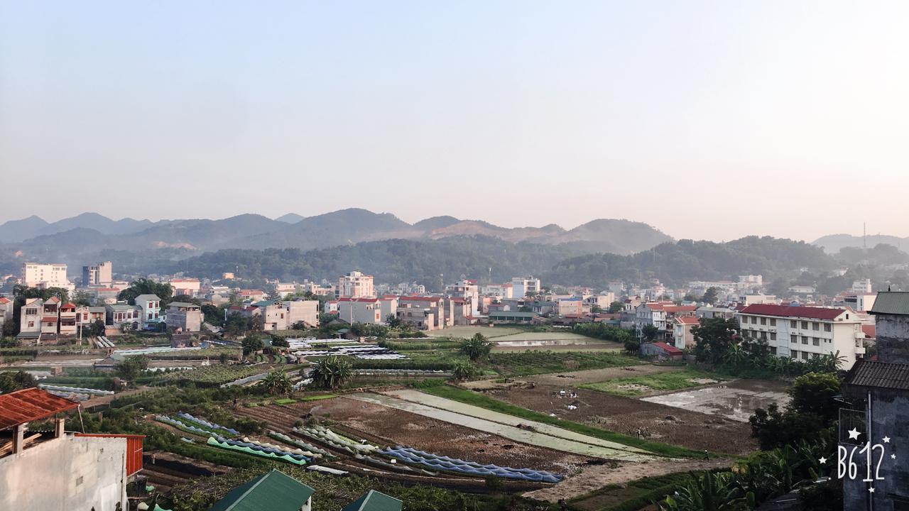 두옹 하 호텔 까오방 외부 사진